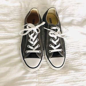 GRAY LOWTOP CONVERSE